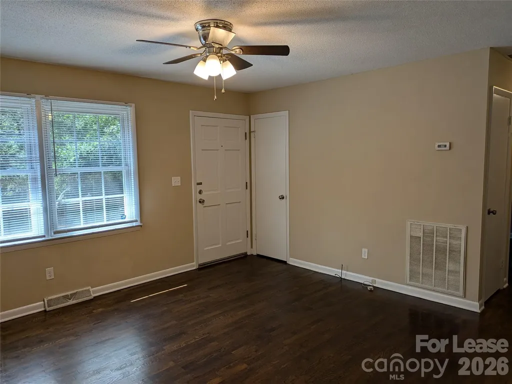 362 Cabarrus Avenue Mooresville NC 28115