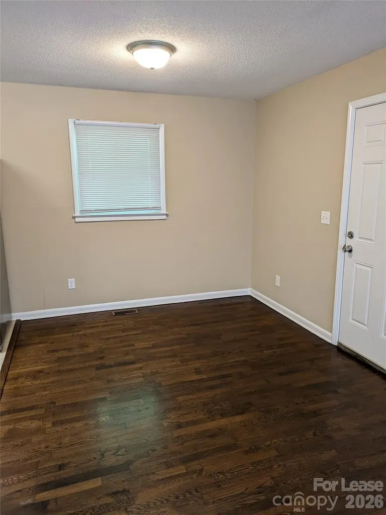 362 Cabarrus Avenue Mooresville NC 28115
