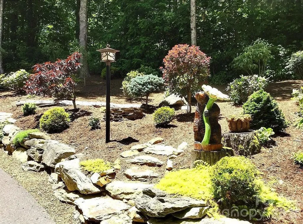 811 Hemlock Drive Newland NC 28657