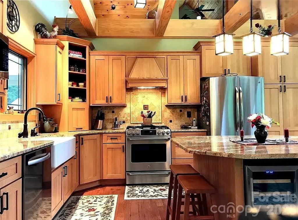 811 Hemlock Drive Newland NC 28657
