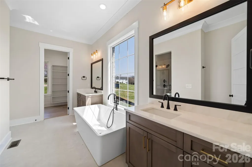 3973 Valley View Circle Clemmons NC 27012