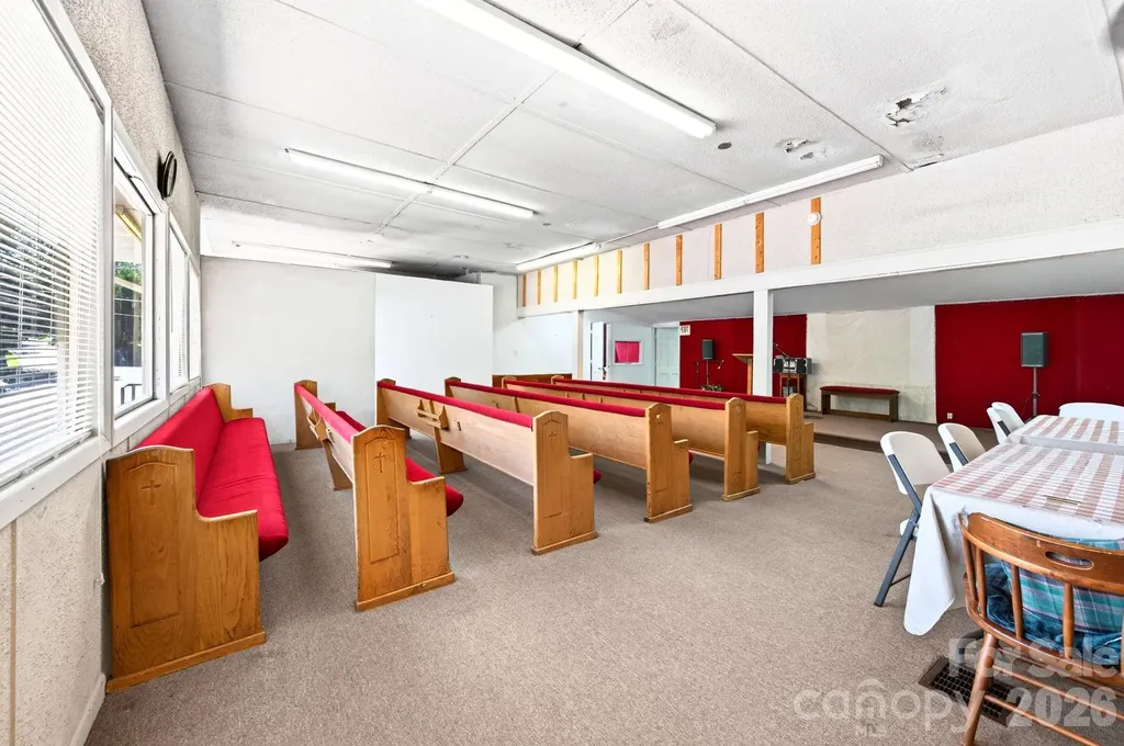 475 Deaverview Road Asheville NC 28806