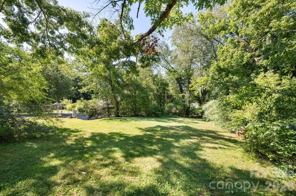475 Deaverview Road Asheville NC 28806
