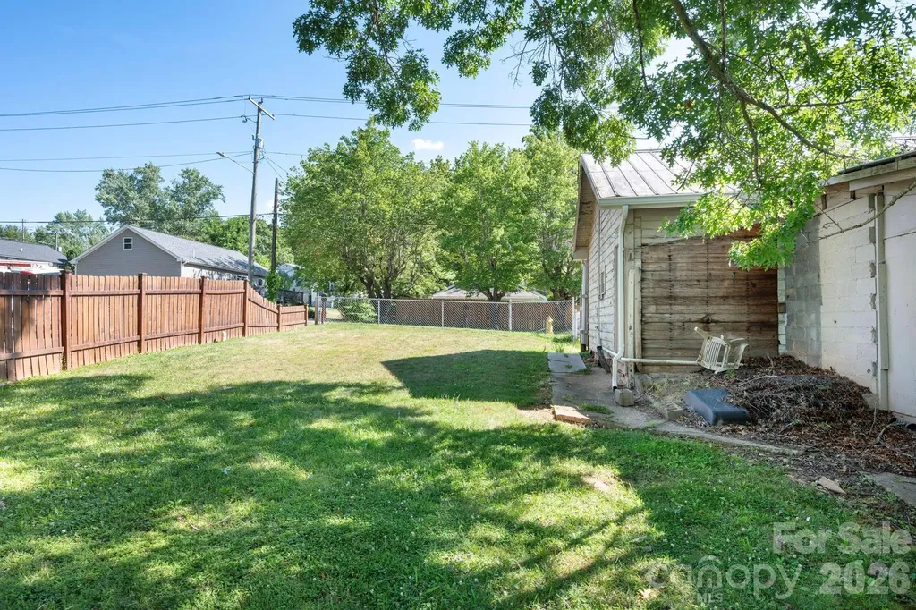 475 Deaverview Road Asheville NC 28806