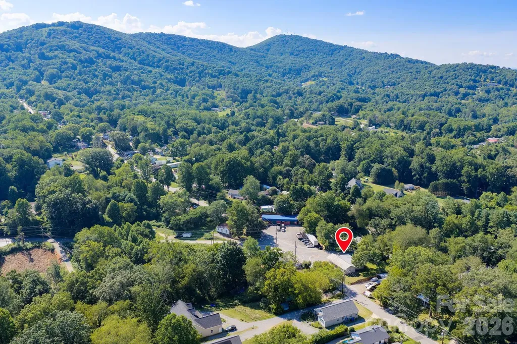475 Deaverview Road Asheville NC 28806