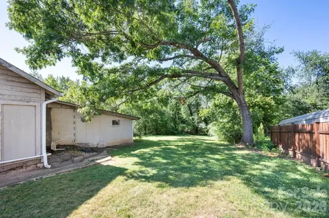 475 Deaverview Road Asheville NC 28806