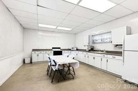 475 Deaverview Road Asheville NC 28806