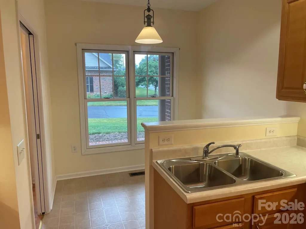 513 26th Avenue NE Hickory NC 28601