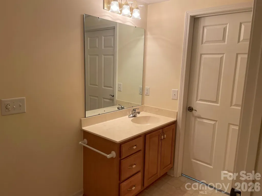 513 26th Avenue NE Hickory NC 28601