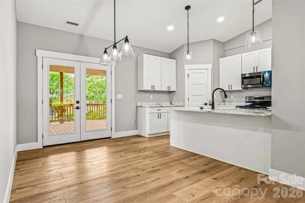 334 Woodland Drive Hendersonville NC 28792