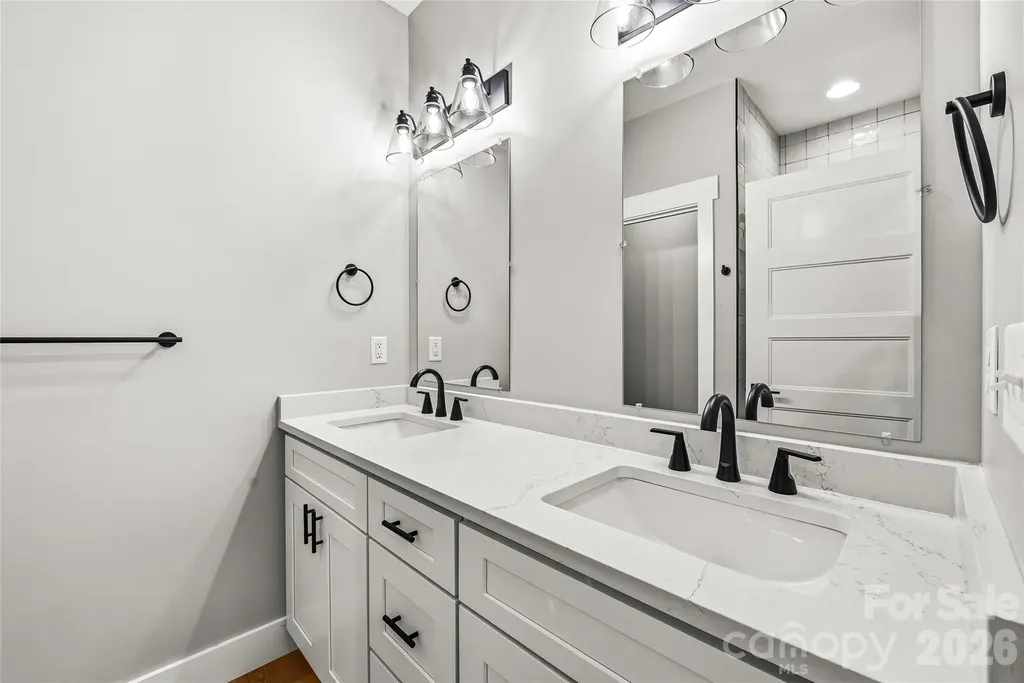 334 Woodland Drive Hendersonville NC 28792