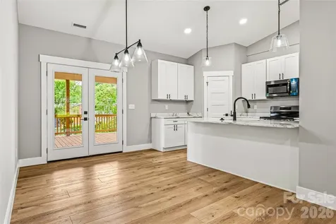 334 Woodland Drive Hendersonville NC 28792