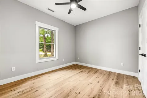 334 Woodland Drive Hendersonville NC 28792