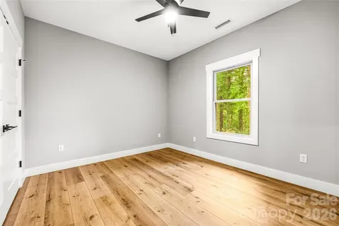 334 Woodland Drive Hendersonville NC 28792