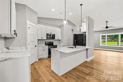 334 Woodland Drive Hendersonville NC 28792