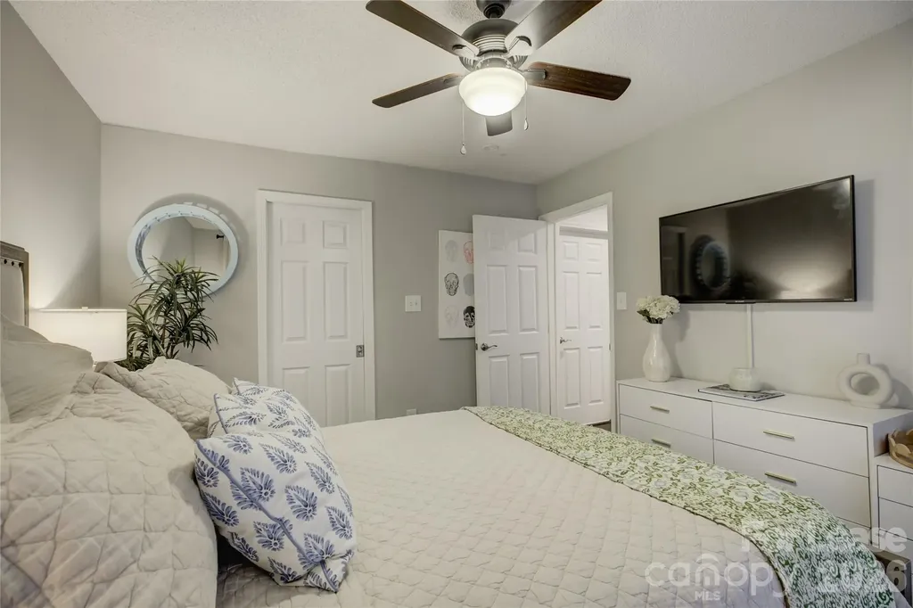 2506 Cranbrook Lane Charlotte NC 28207