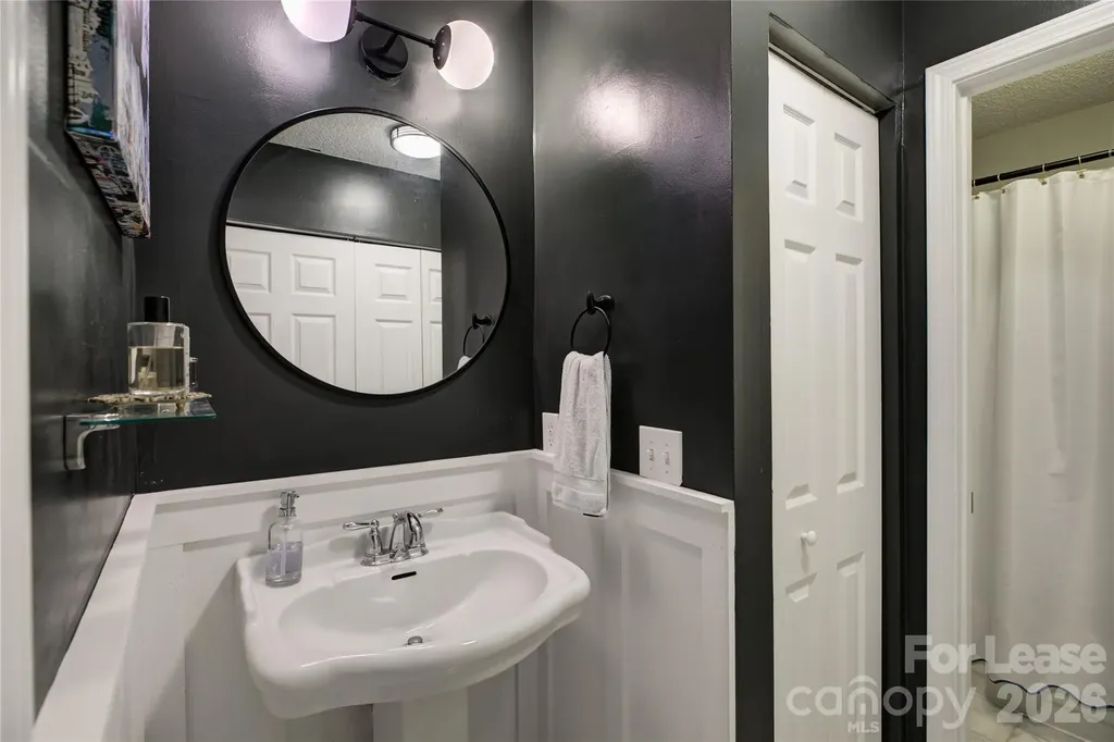 2506 Cranbrook Lane Charlotte NC 28207