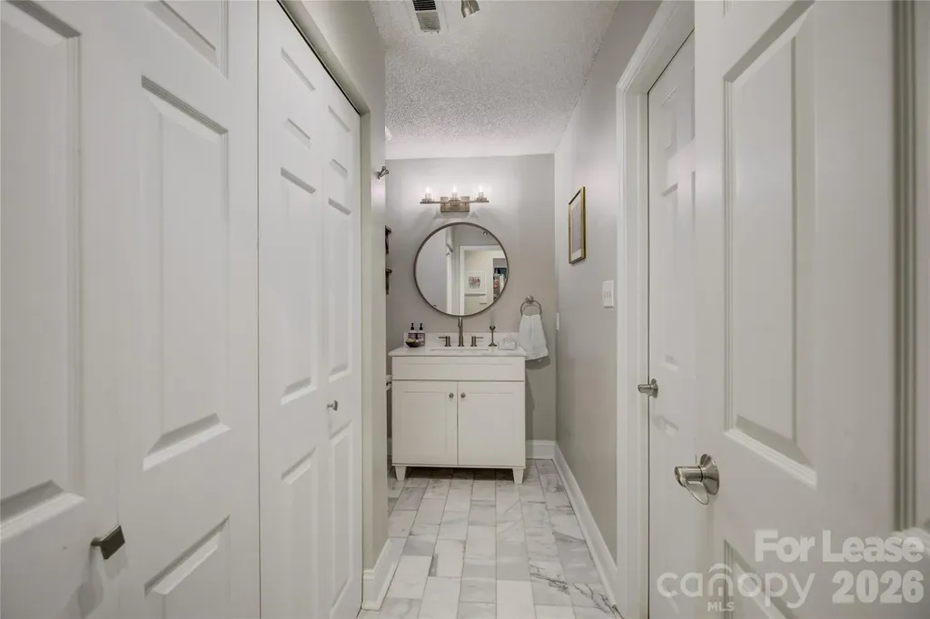 2506 Cranbrook Lane Charlotte NC 28207