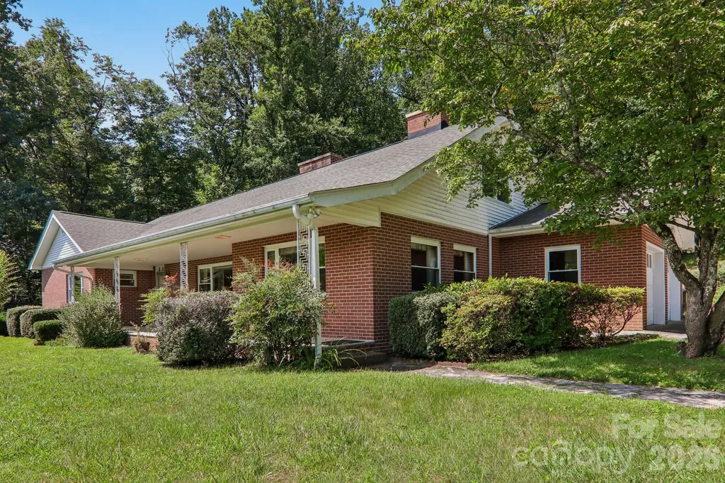 1404 Valmont Drive Hendersonville NC 28791