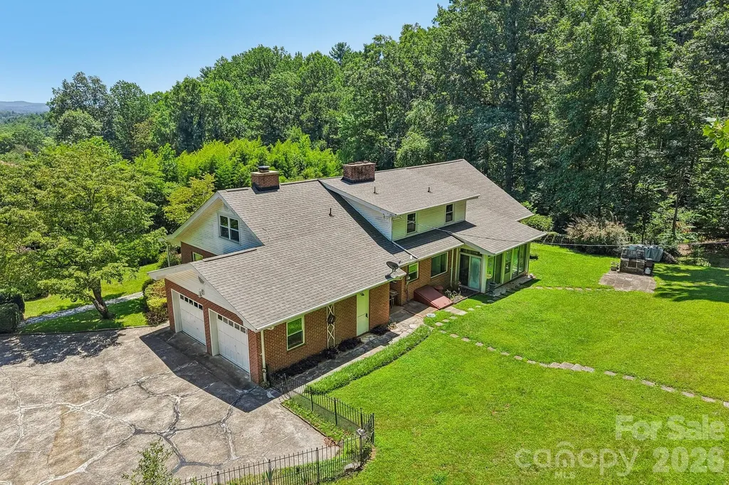 1404 Valmont Drive Hendersonville NC 28791