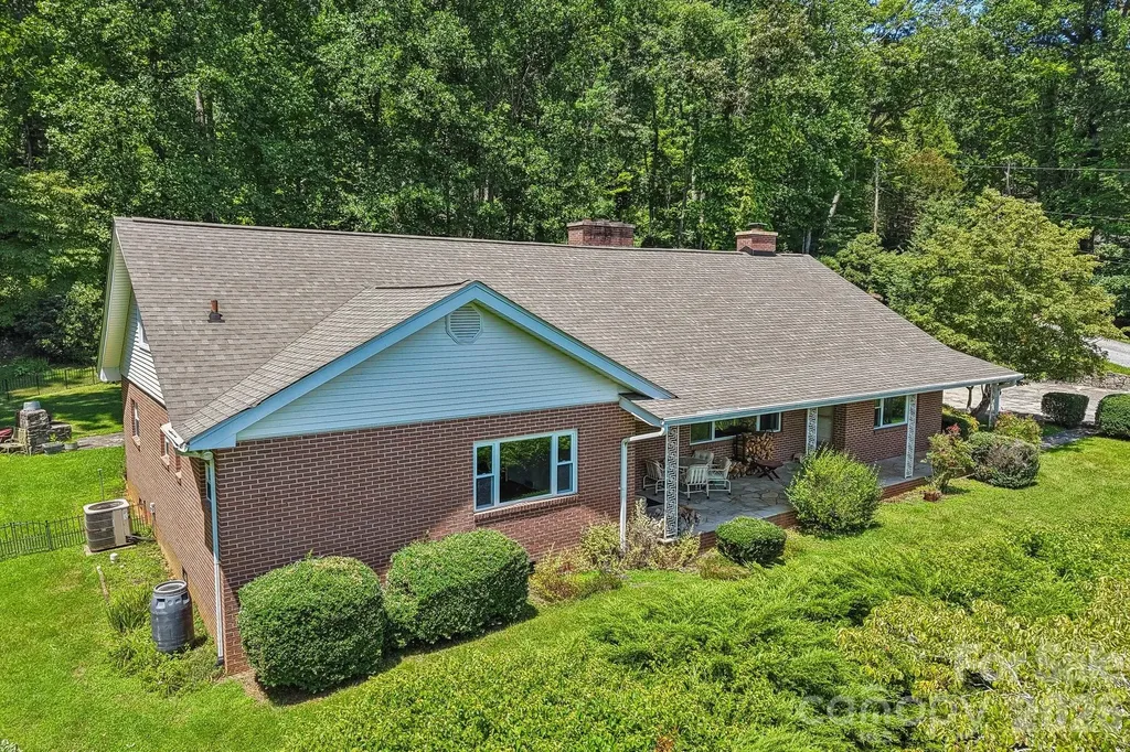 1404 Valmont Drive Hendersonville NC 28791