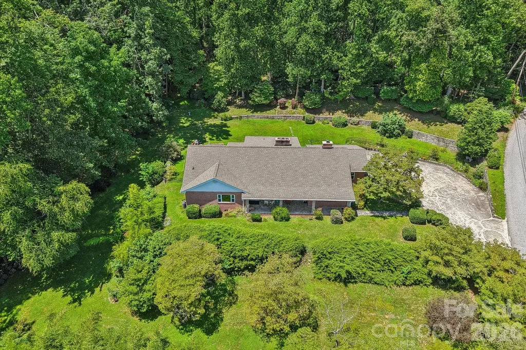 1404 Valmont Drive Hendersonville NC 28791