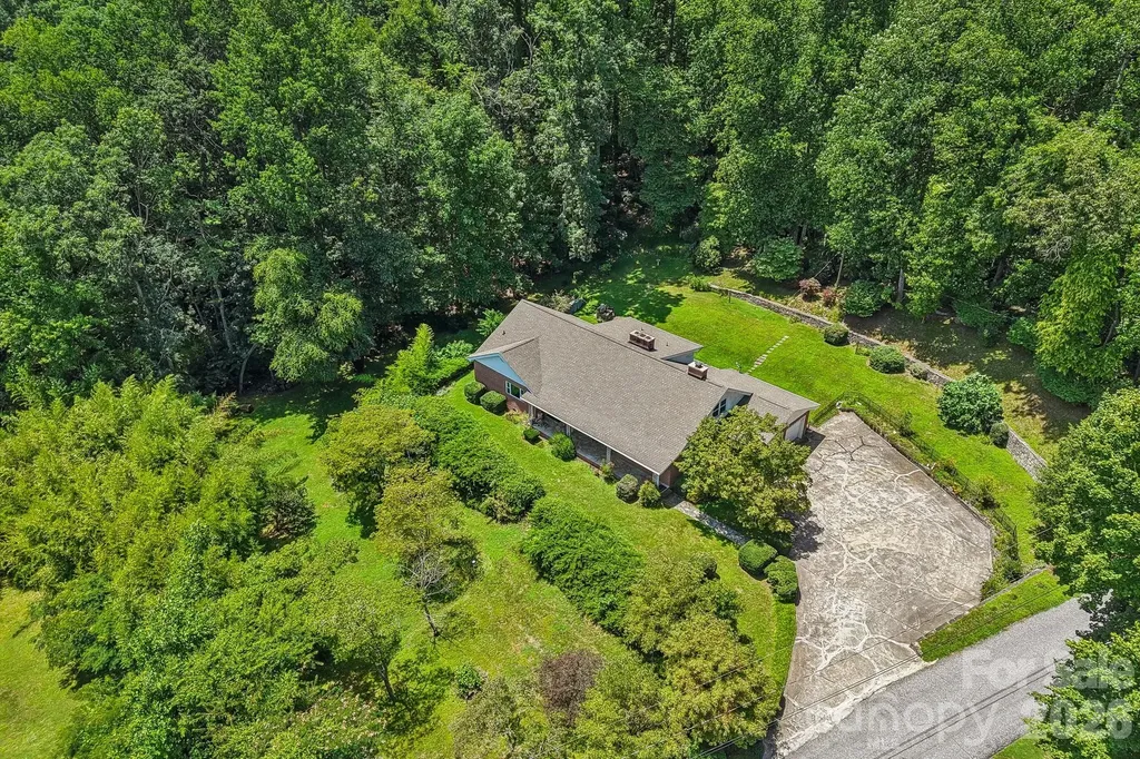 1404 Valmont Drive Hendersonville NC 28791
