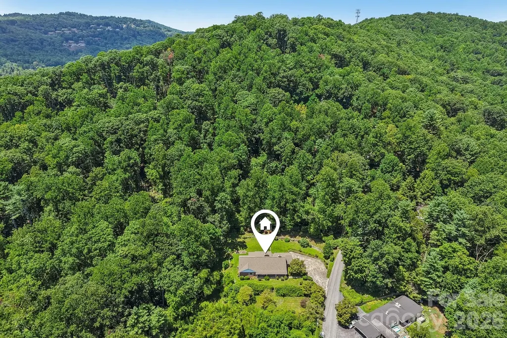 1404 Valmont Drive Hendersonville NC 28791