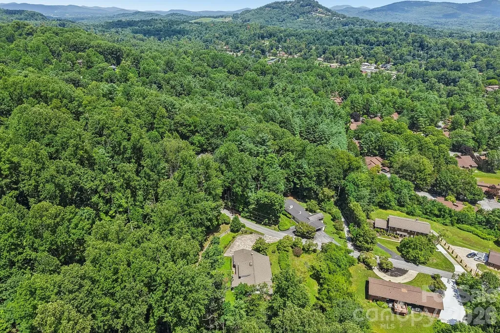 1404 Valmont Drive Hendersonville NC 28791