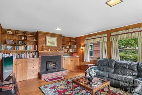 1404 Valmont Drive Hendersonville NC 28791