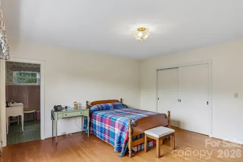 1404 Valmont Drive Hendersonville NC 28791