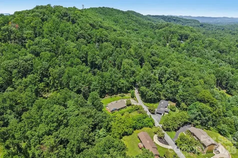 1404 Valmont Drive Hendersonville NC 28791