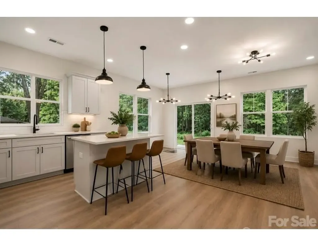 206/208 W Todd Lane Charlotte NC 28208