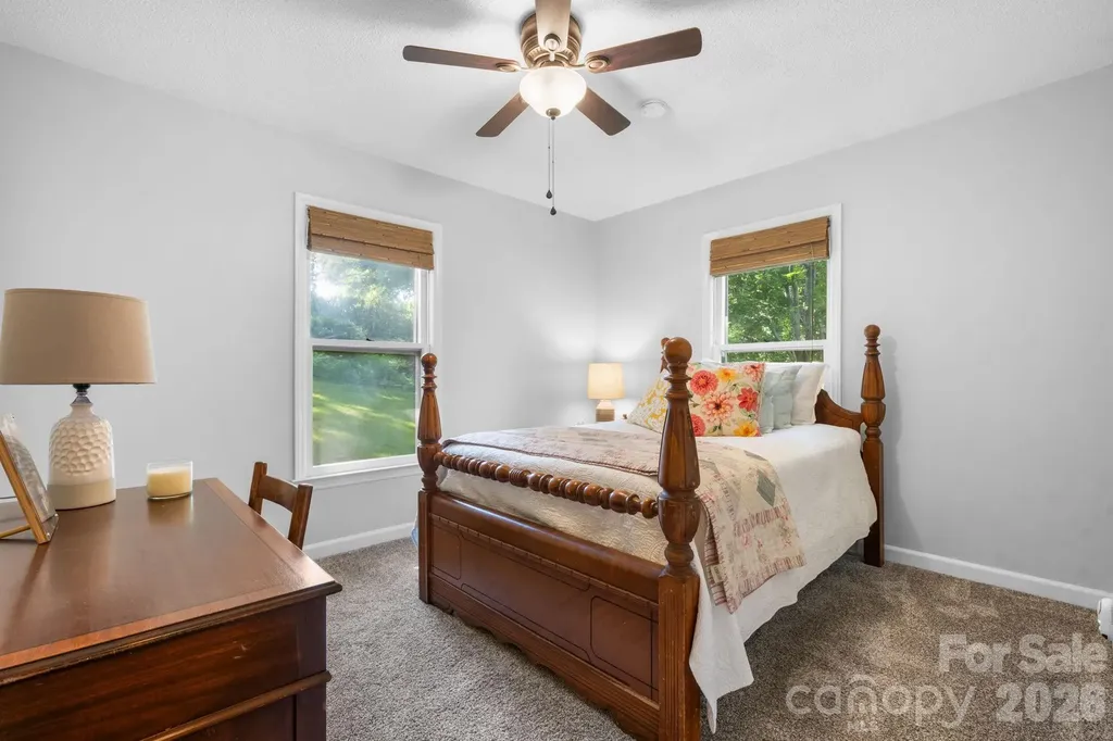 5562 Clearlake Drive Hickory NC 28601