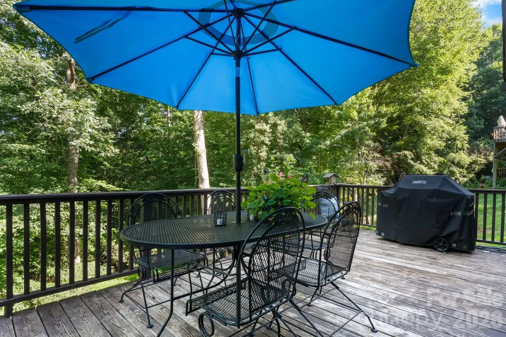 5562 Clearlake Drive Hickory NC 28601