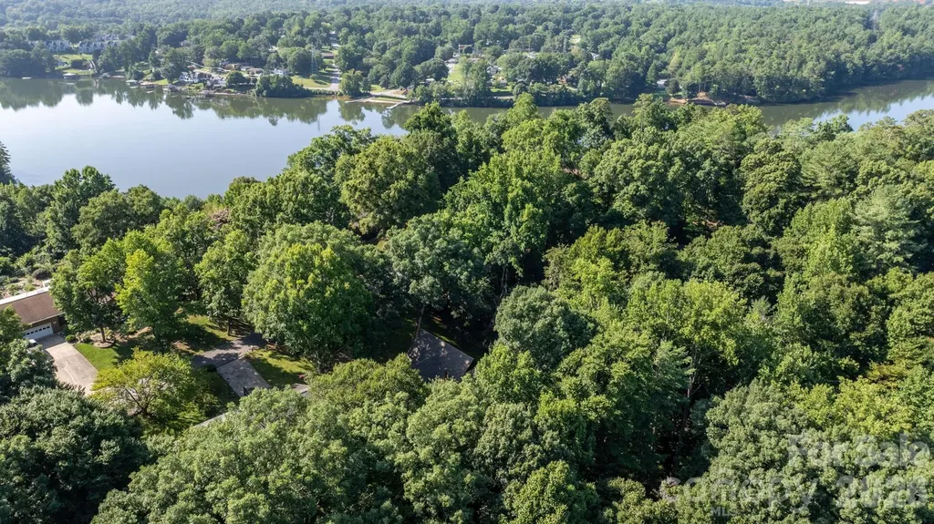 5562 Clearlake Drive Hickory NC 28601