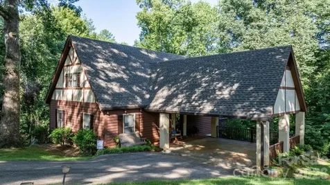 5562 Clearlake Drive Hickory NC 28601
