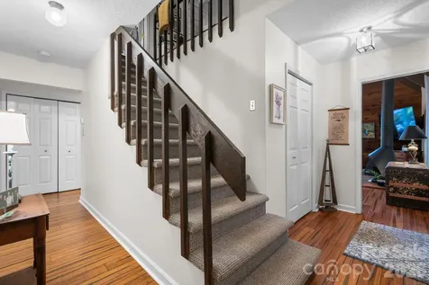 5562 Clearlake Drive Hickory NC 28601