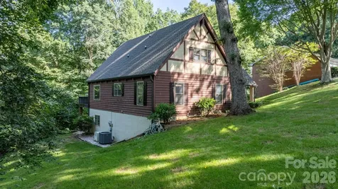 5562 Clearlake Drive Hickory NC 28601
