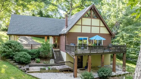 5562 Clearlake Drive Hickory NC 28601