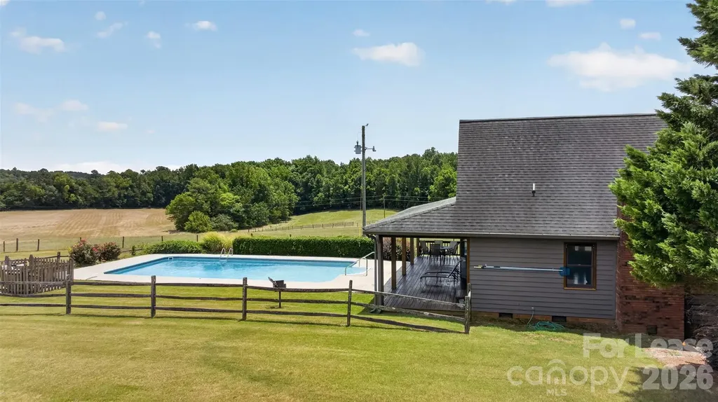 441 Bee Hive Road Columbus NC 28722