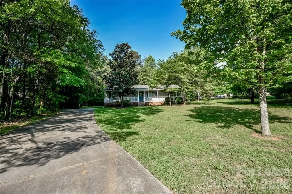 7730 Deer Track Drive Denver NC 28037