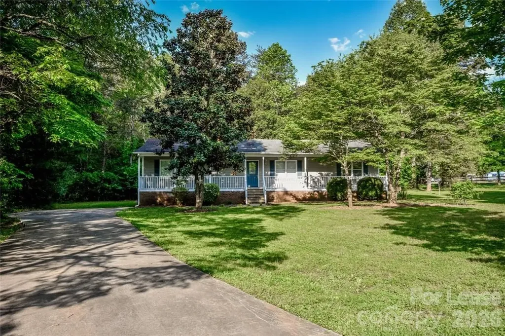 7730 Deer Track Drive Denver NC 28037