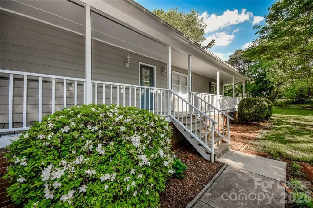 7730 Deer Track Drive Denver NC 28037
