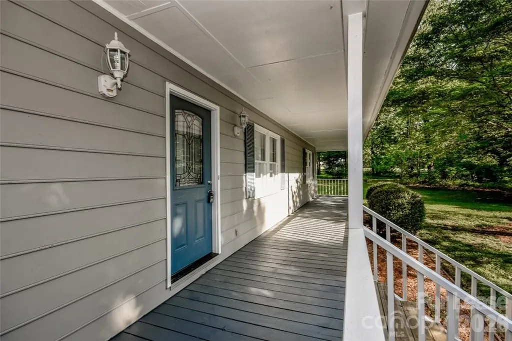 7730 Deer Track Drive Denver NC 28037