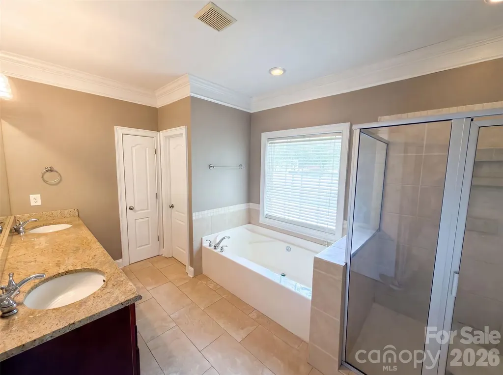 9721 Arlington Oaks Drive Charlotte NC 28227