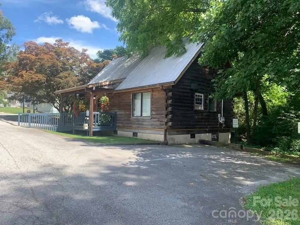 1001 & 1003 Greenville Highway Hendersonville NC 28792