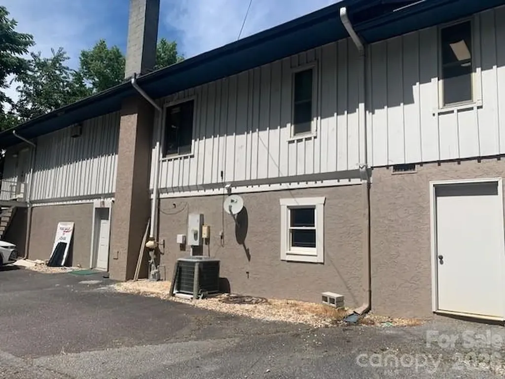 1001 & 1003 Greenville Highway Hendersonville NC 28792