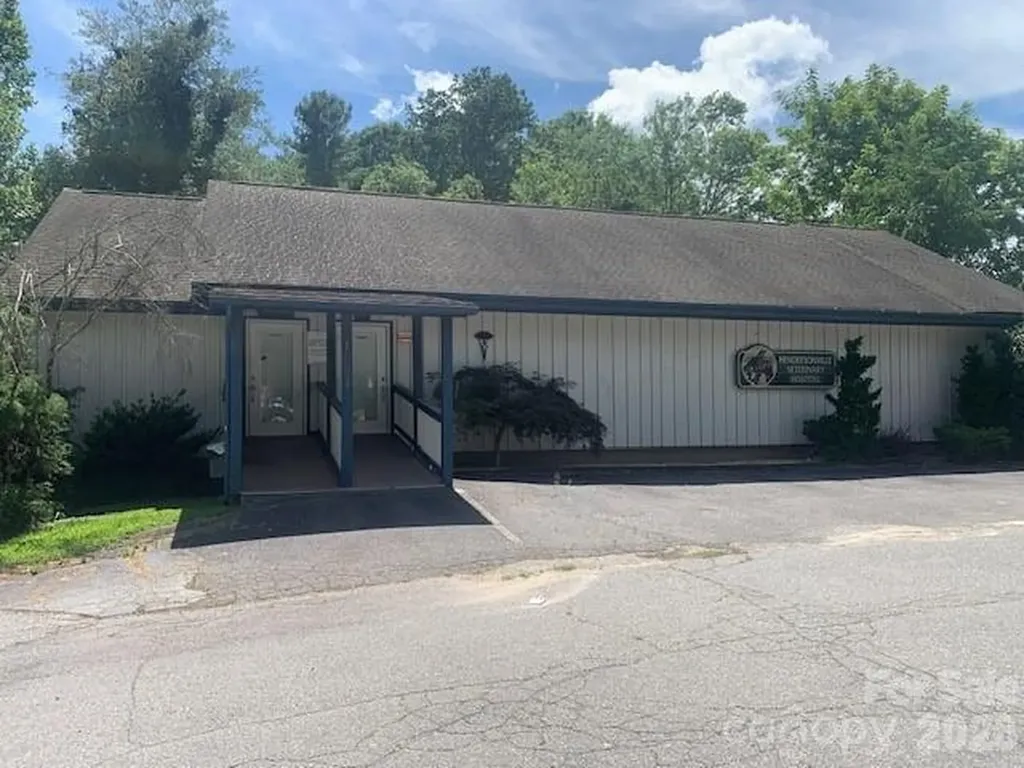 1001 & 1003 Greenville Highway Hendersonville NC 28792