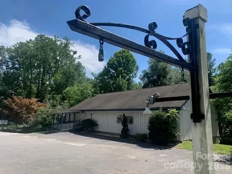 1001 & 1003 Greenville Highway Hendersonville NC 28792